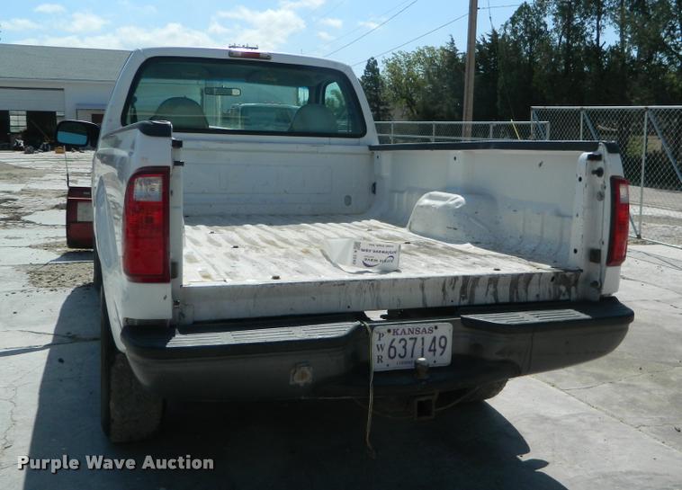 image for item K2541 2001 Ford F250 Super Duty pickup truck