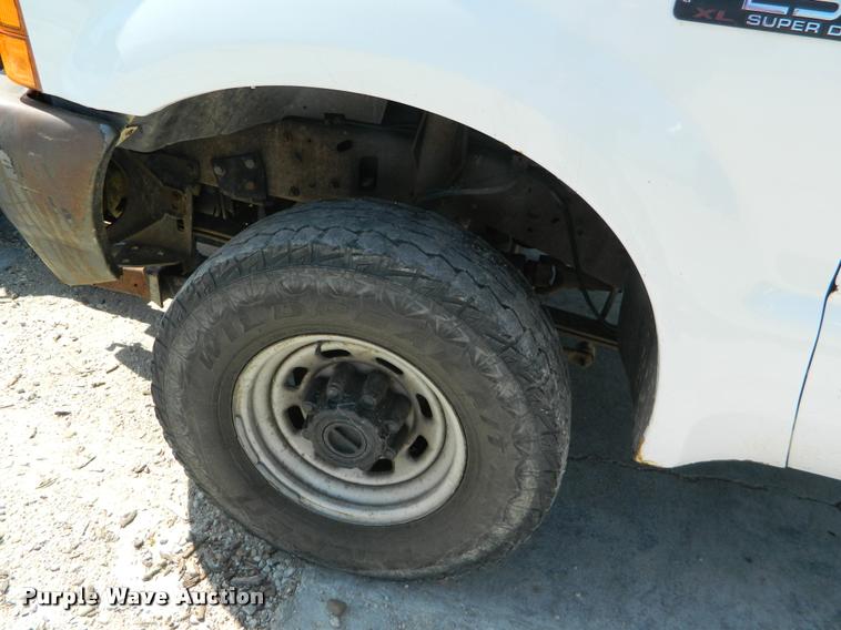 image for item K2541 2001 Ford F250 Super Duty pickup truck