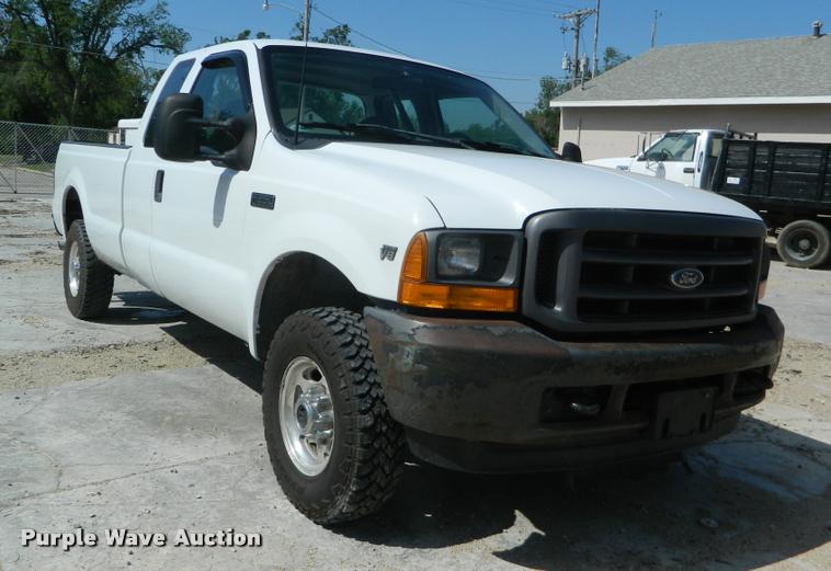 image for item K2543 2001 Ford F250 Super Duty SuperCab pickup truck