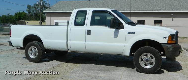 image for item K2543 2001 Ford F250 Super Duty SuperCab pickup truck