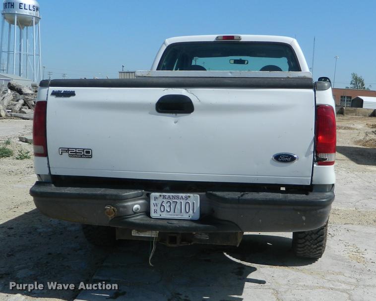 image for item K2543 2001 Ford F250 Super Duty SuperCab pickup truck