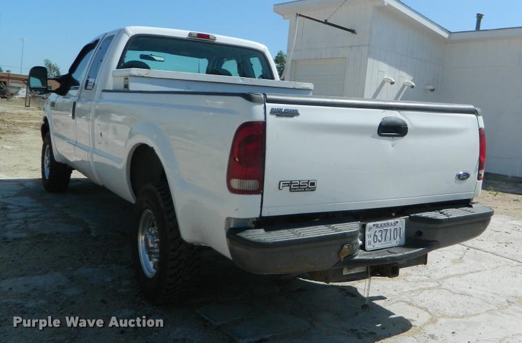 image for item K2543 2001 Ford F250 Super Duty SuperCab pickup truck