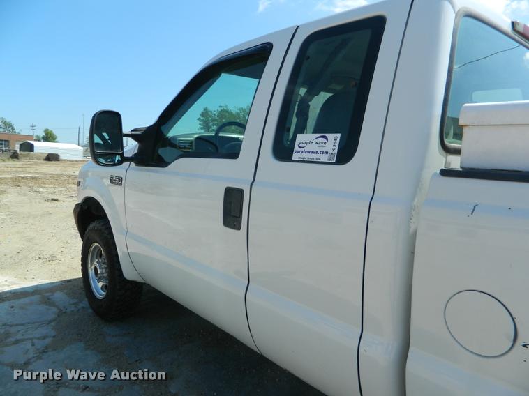 image for item K2543 2001 Ford F250 Super Duty SuperCab pickup truck