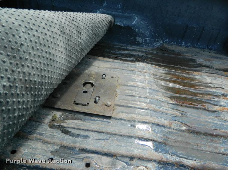 image for item K2543 2001 Ford F250 Super Duty SuperCab pickup truck