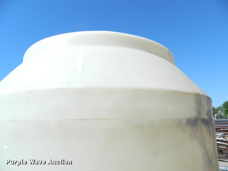 image for item K2547 (3) vertical poly tanks