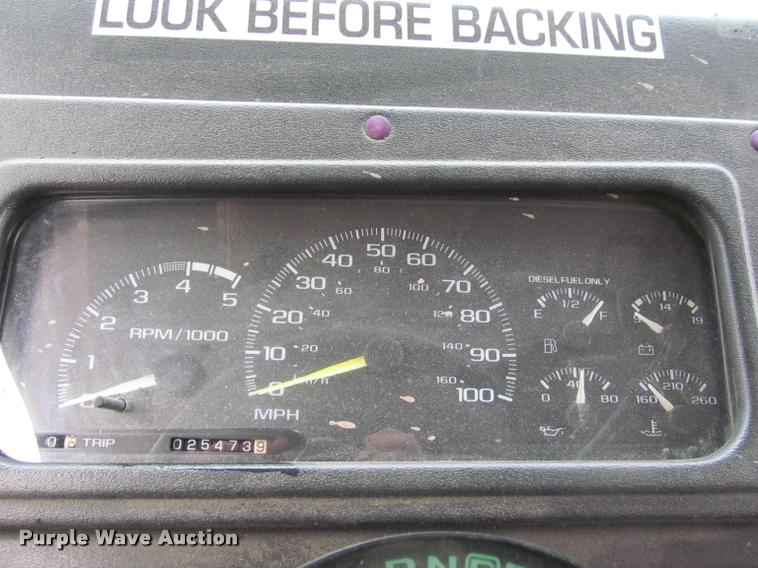 image for item K4756 2002 Workhorse P42 delivery truck