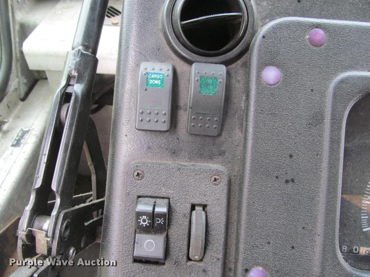 image for item K4756 2002 Workhorse P42 delivery truck