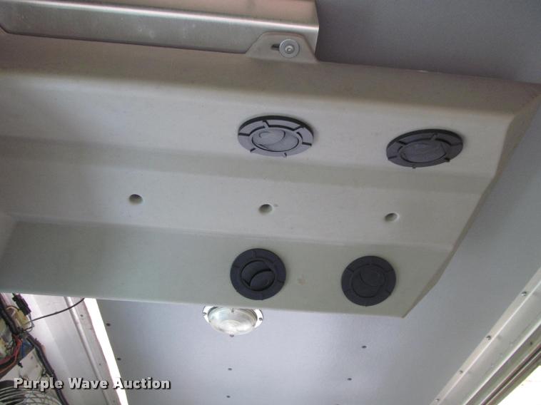 image for item K4756 2002 Workhorse P42 delivery truck