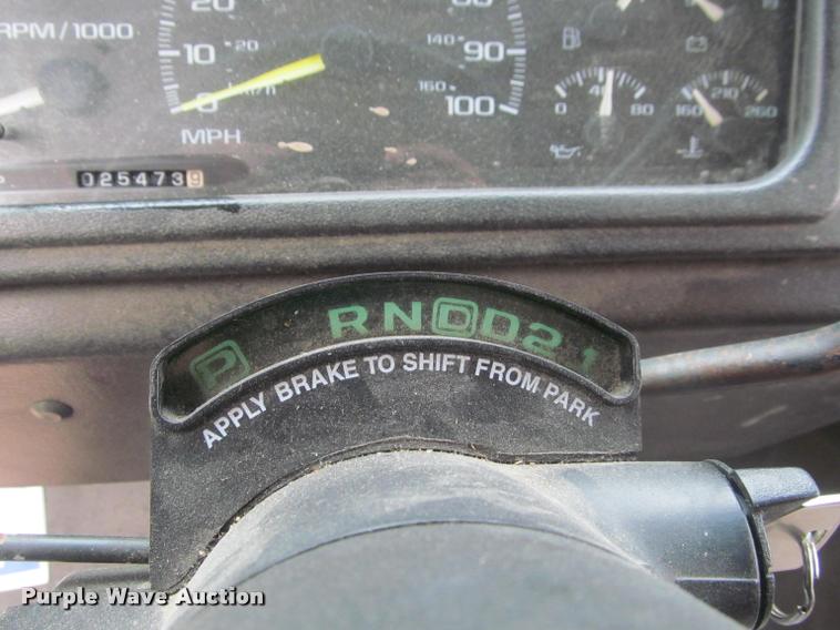 image for item K4756 2002 Workhorse P42 delivery truck