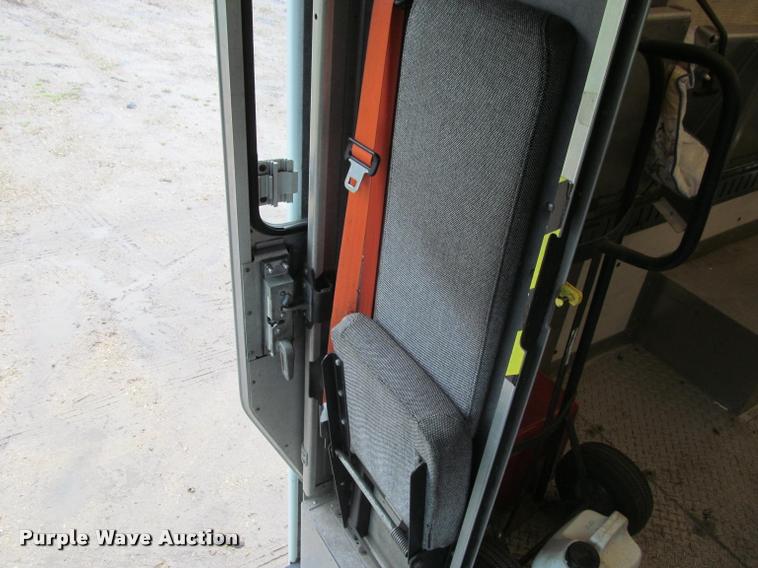 image for item K4756 2002 Workhorse P42 delivery truck