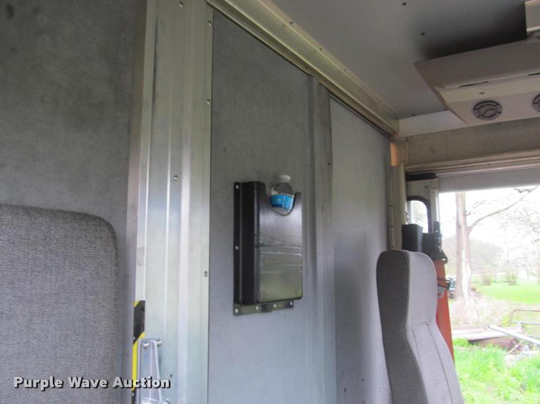 image for item K4756 2002 Workhorse P42 delivery truck