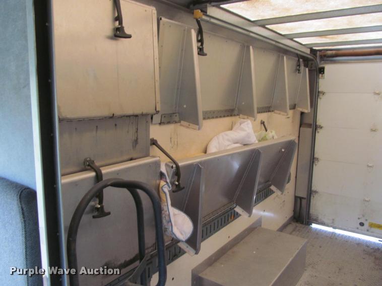 image for item K4756 2002 Workhorse P42 delivery truck