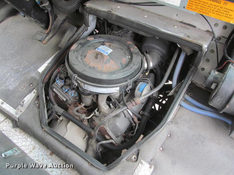 image for item K4756 2002 Workhorse P42 delivery truck