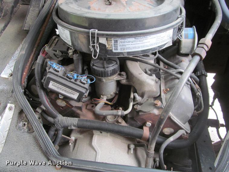 image for item K4756 2002 Workhorse P42 delivery truck