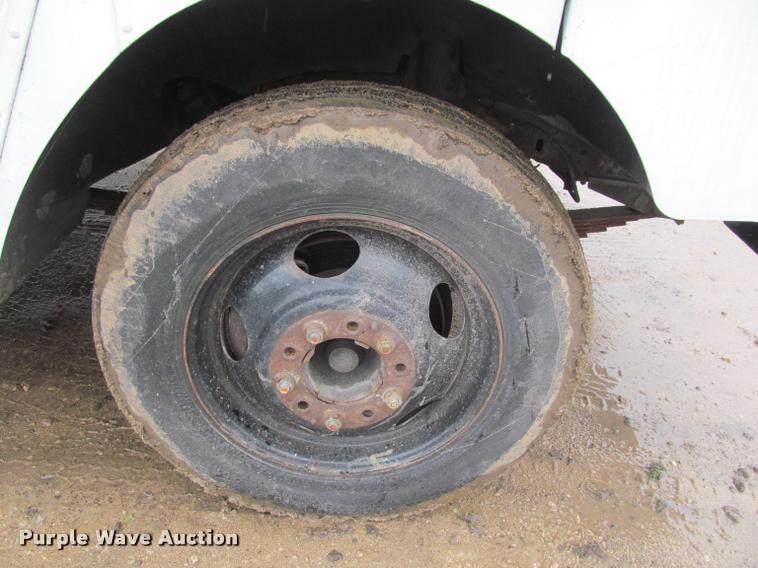 image for item K4756 2002 Workhorse P42 delivery truck