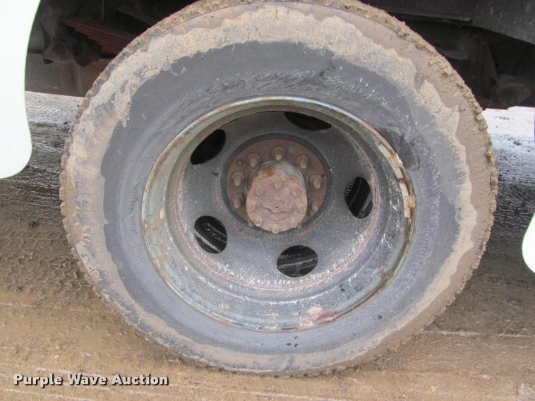 image for item K4756 2002 Workhorse P42 delivery truck