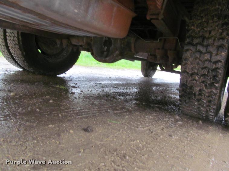 image for item K4756 2002 Workhorse P42 delivery truck