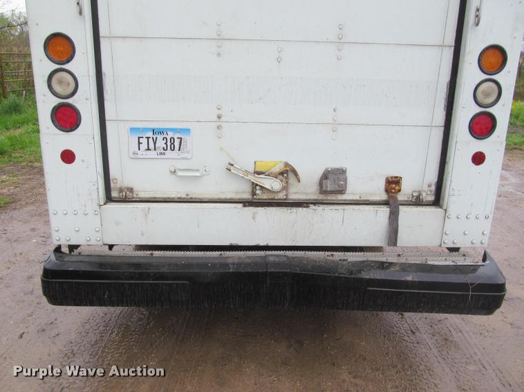 image for item K4756 2002 Workhorse P42 delivery truck