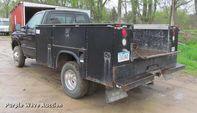 image for item K4757 2000 Ford F350 Super Duty XLT utility bed pickup truck