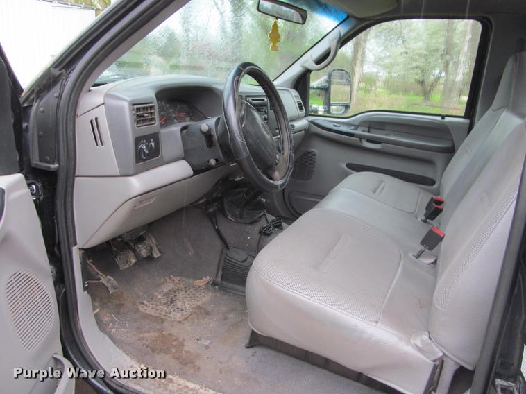 image for item K4757 2000 Ford F350 Super Duty XLT utility bed pickup truck