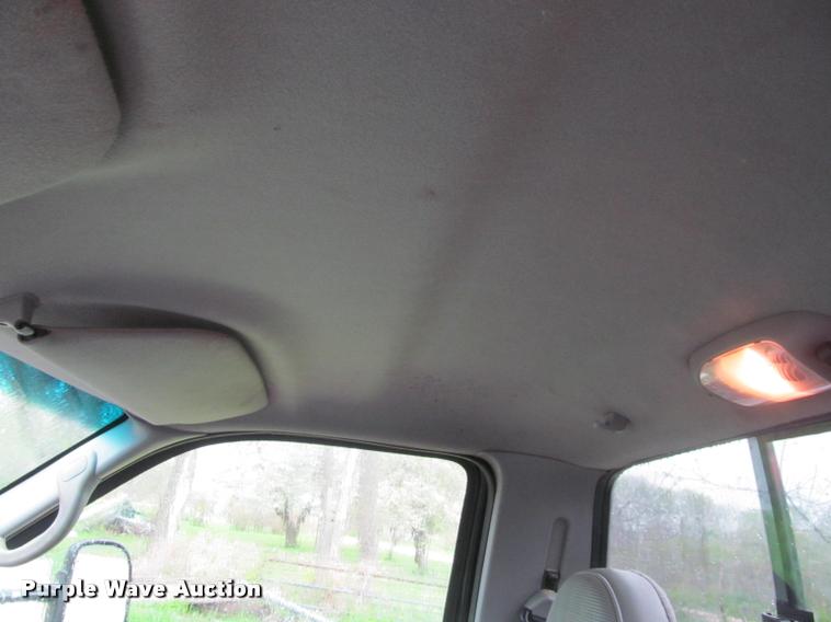 image for item K4757 2000 Ford F350 Super Duty XLT utility bed pickup truck