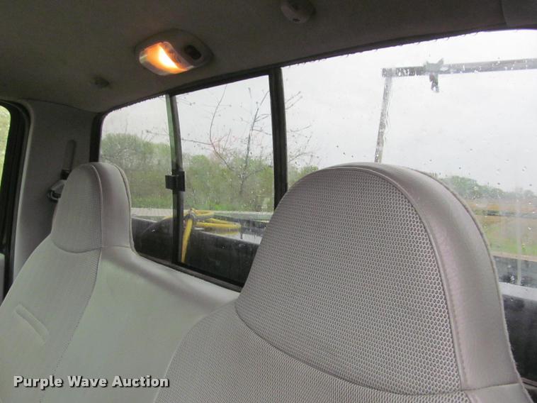 image for item K4757 2000 Ford F350 Super Duty XLT utility bed pickup truck