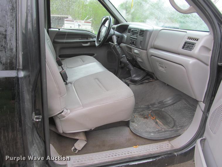 image for item K4757 2000 Ford F350 Super Duty XLT utility bed pickup truck