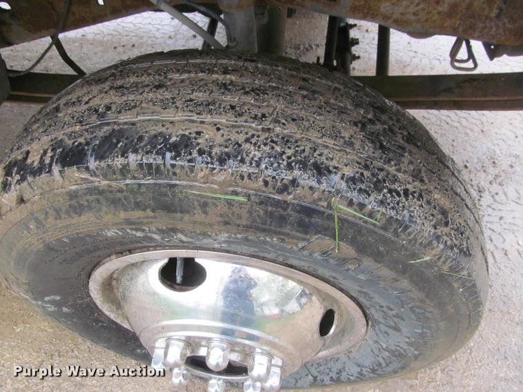 image for item K4757 2000 Ford F350 Super Duty XLT utility bed pickup truck