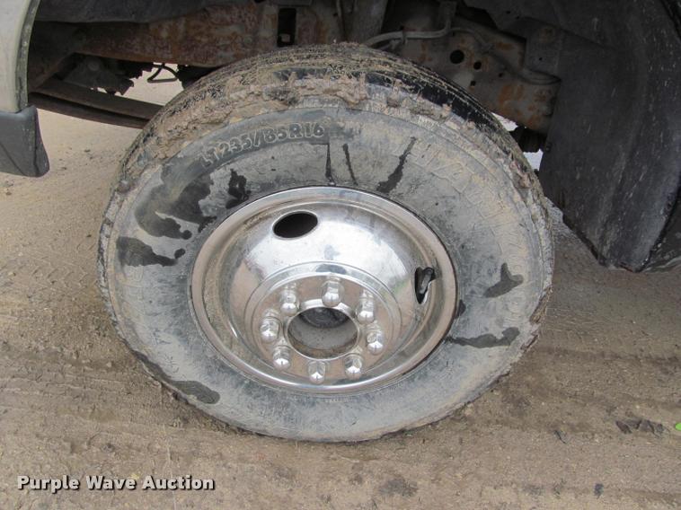 image for item K4757 2000 Ford F350 Super Duty XLT utility bed pickup truck