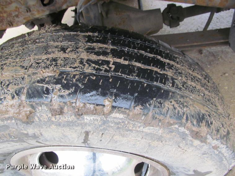 image for item K4757 2000 Ford F350 Super Duty XLT utility bed pickup truck