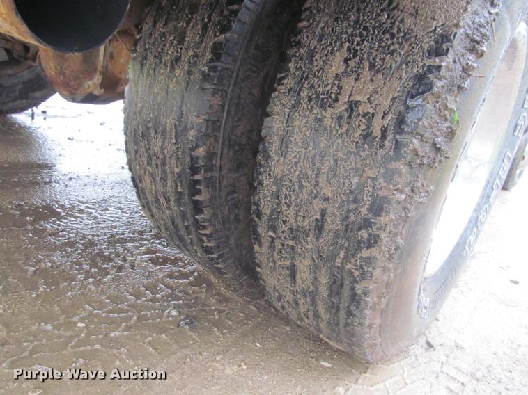 image for item K4757 2000 Ford F350 Super Duty XLT utility bed pickup truck