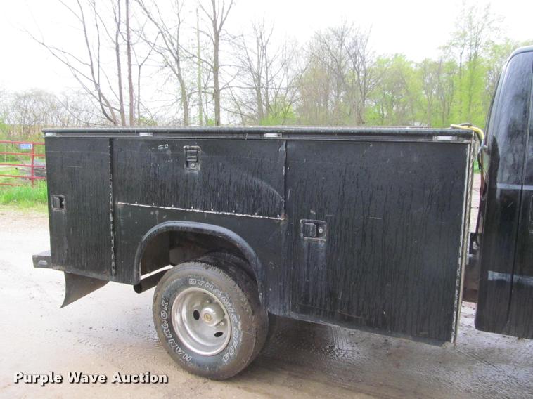 image for item K4757 2000 Ford F350 Super Duty XLT utility bed pickup truck