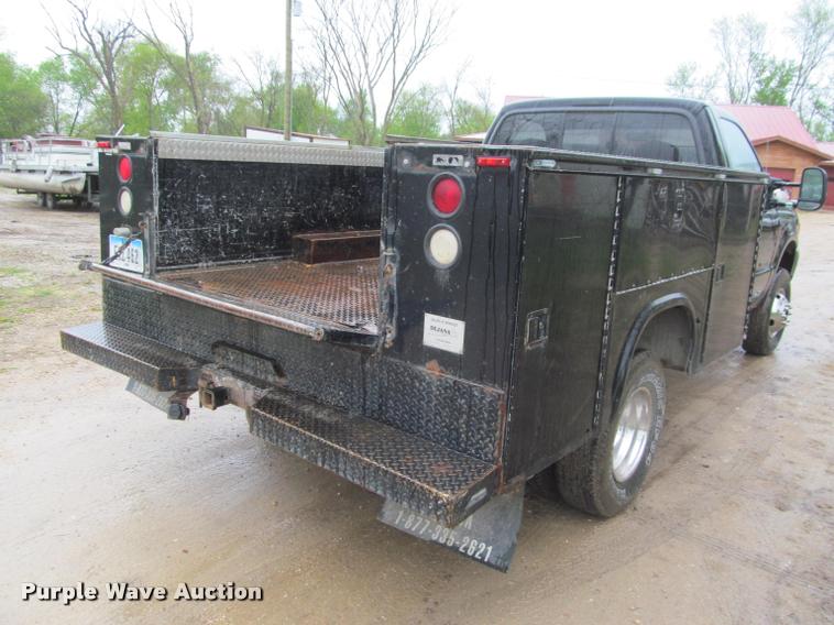 image for item K4757 2000 Ford F350 Super Duty XLT utility bed pickup truck