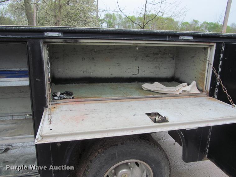 image for item K4757 2000 Ford F350 Super Duty XLT utility bed pickup truck