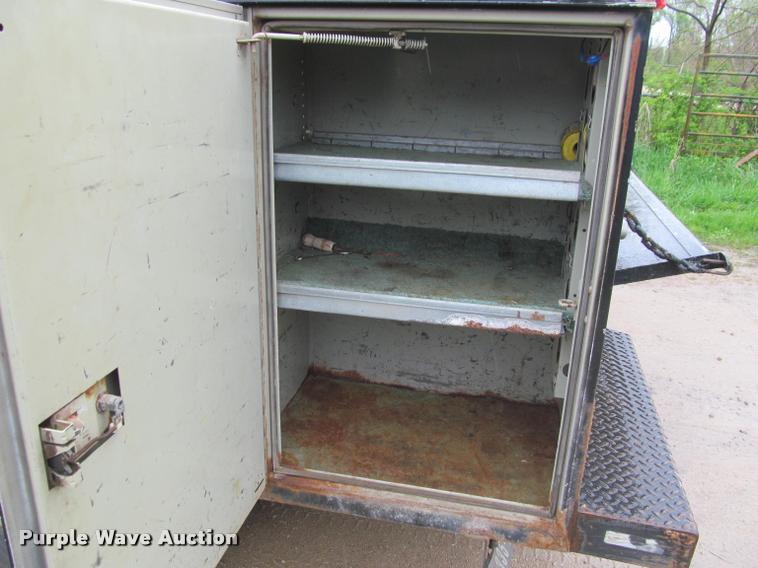 image for item K4757 2000 Ford F350 Super Duty XLT utility bed pickup truck