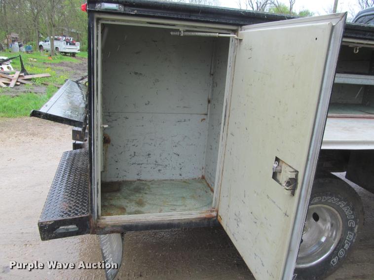 image for item K4757 2000 Ford F350 Super Duty XLT utility bed pickup truck