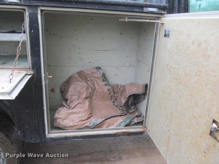 image for item K4757 2000 Ford F350 Super Duty XLT utility bed pickup truck