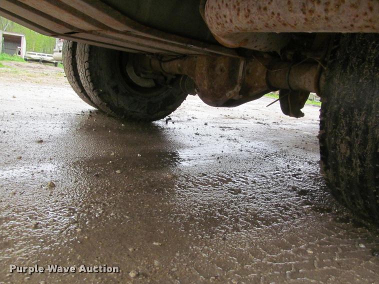 image for item K4757 2000 Ford F350 Super Duty XLT utility bed pickup truck