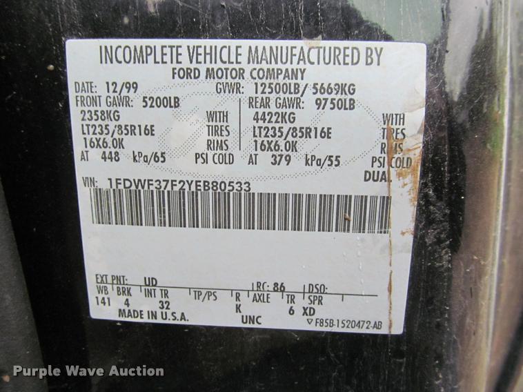 image for item K4757 2000 Ford F350 Super Duty XLT utility bed pickup truck