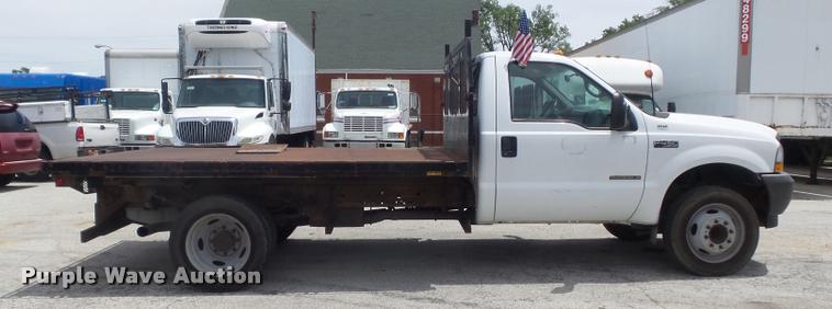 image for item K7612 2002 Ford F450 Super Duty XL flatbed truck