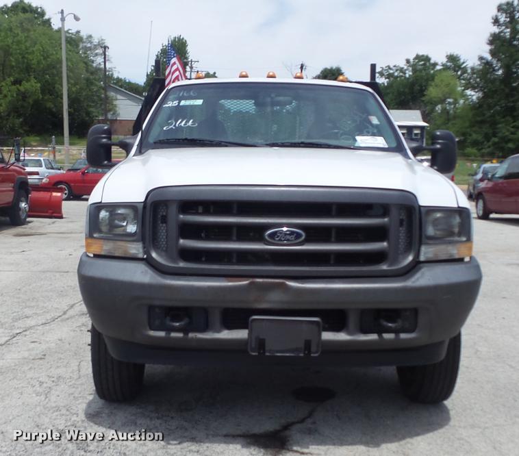 image for item K7612 2002 Ford F450 Super Duty XL flatbed truck