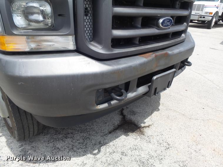 image for item K7612 2002 Ford F450 Super Duty XL flatbed truck