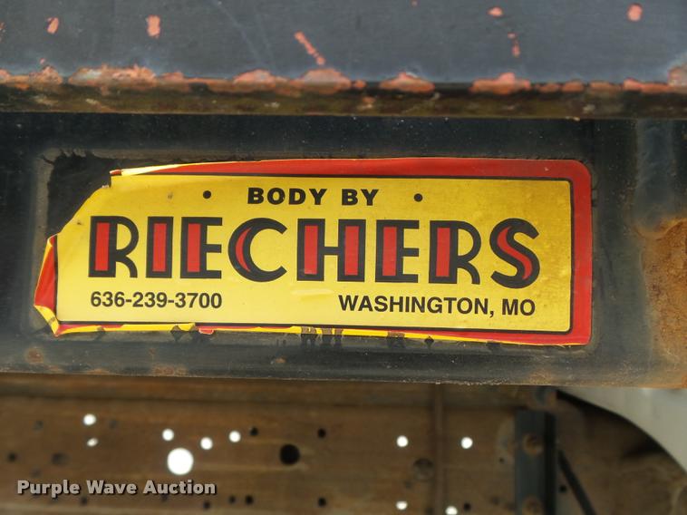 image for item K7612 2002 Ford F450 Super Duty XL flatbed truck