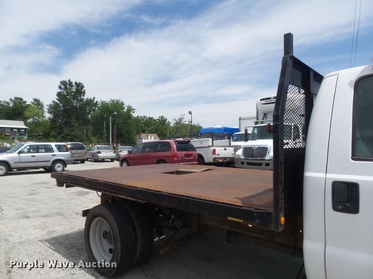 image for item K7612 2002 Ford F450 Super Duty XL flatbed truck