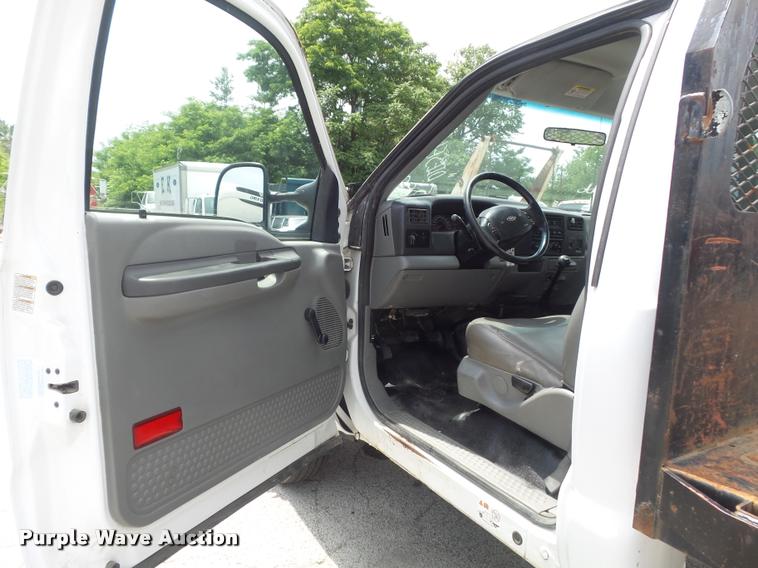 image for item K7612 2002 Ford F450 Super Duty XL flatbed truck