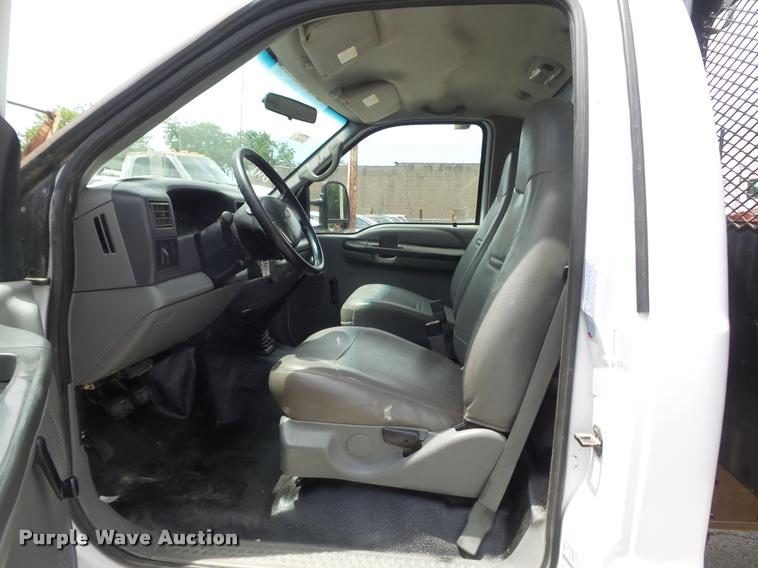 image for item K7612 2002 Ford F450 Super Duty XL flatbed truck