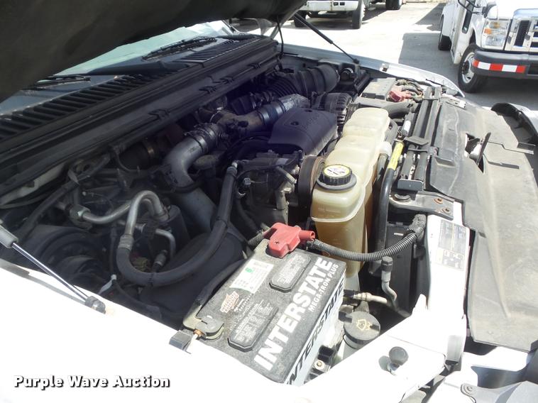 image for item K7612 2002 Ford F450 Super Duty XL flatbed truck