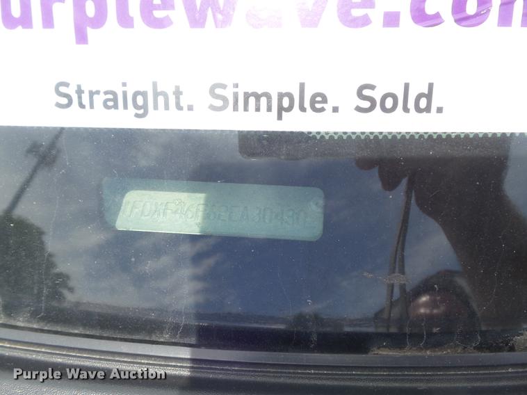 image for item K7612 2002 Ford F450 Super Duty XL flatbed truck