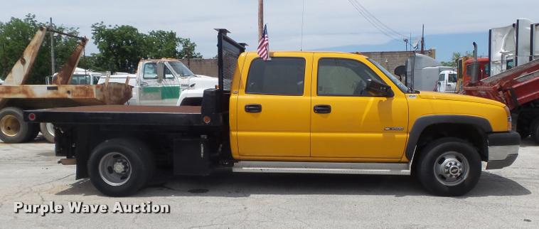 image for item K7613 2003 Chevrolet Silverado 3500 Crew Cab dump flatbed pickup truck