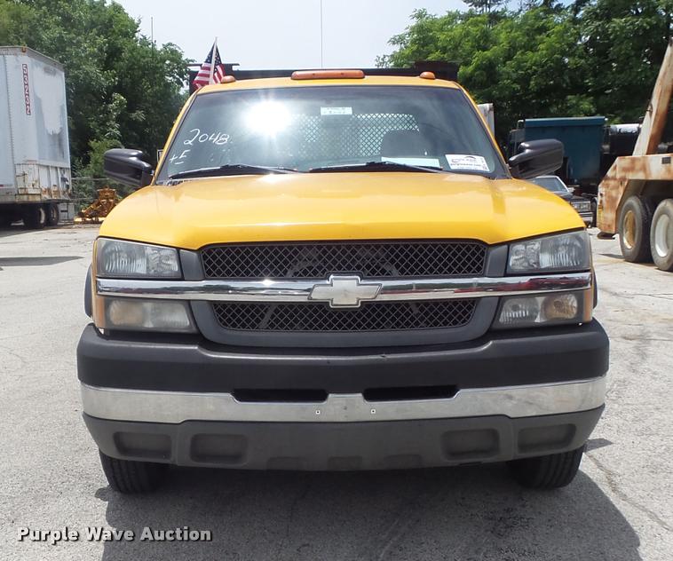 image for item K7613 2003 Chevrolet Silverado 3500 Crew Cab dump flatbed pickup truck